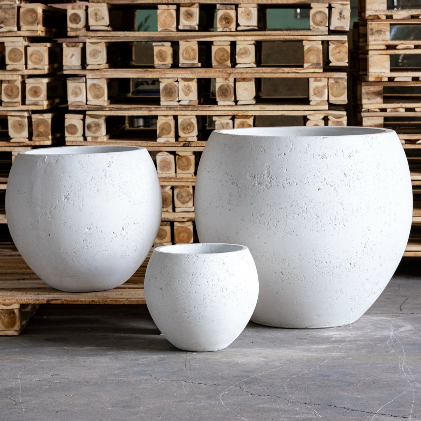 Orbello | White Mist – 70cm Extra Large Concrete Sphere Planter – 207L Round Plant Pot-4