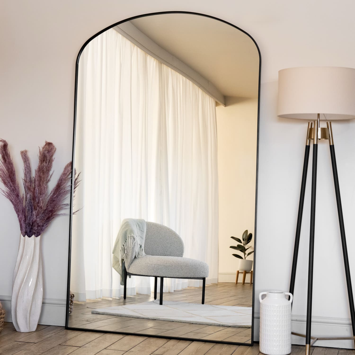 Black Metal Gentle Arch Mirror